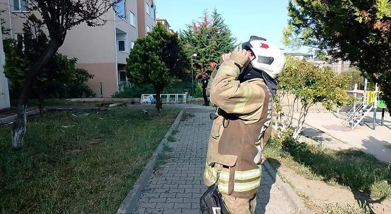 Silivride 5 katlı binanın çatısında yangın Ekipler sevk edildi