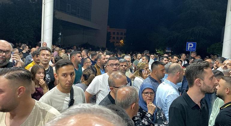 Elektrik akımına kapılan Manisa Büyükşehir Belediye Başkanı Ferdi Zeyrek, hastaneye kaldırıldı