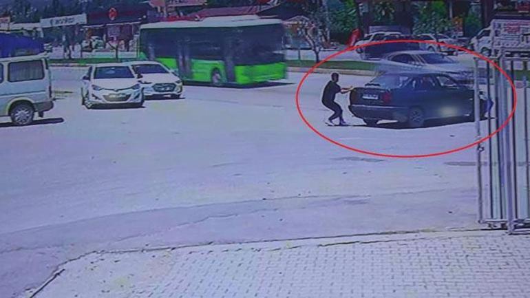 El frenini çekmeyi unuttu, peşinden çaresizce koştu: Kafamı kaldırdığımda gidiyordu