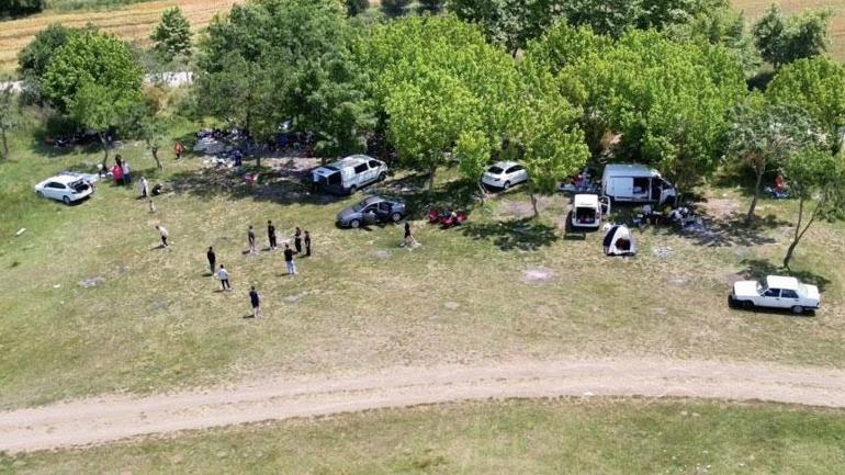 Sıcak havayı gören akın etti İlçenin nüfusu 1 milyonu aştı, plajlar doldu taştı