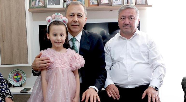 Bakan Yerlikaya Konyada şehit ailesini ziyaret etti