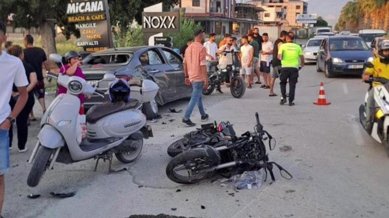 Motosiklet otomobile ok gibi saplandı Ölü ve yaralılar var