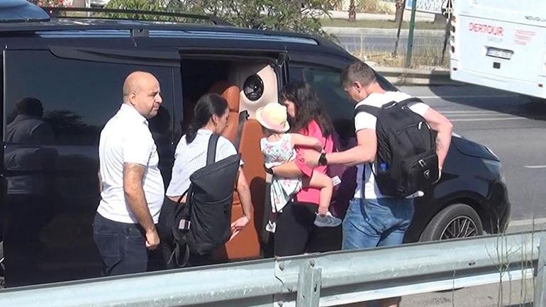 Antalyada can pazarı Tur minibüsü devrildi, çok sayıda turist yaralandı