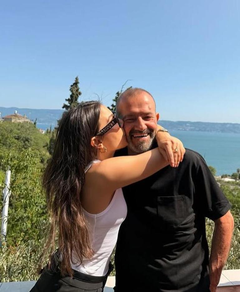 Demet Özdemirden yeni pozlar Bu kez pembelere büründü