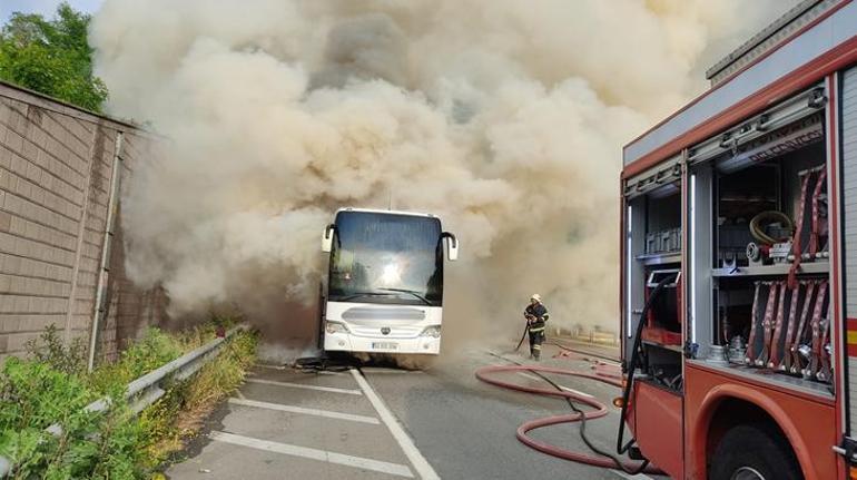 6845c71ea12e54de7c113b25 Ordu'da yolcu otobüsü bir anda alev alev yandı! Şoför son anda fark etti