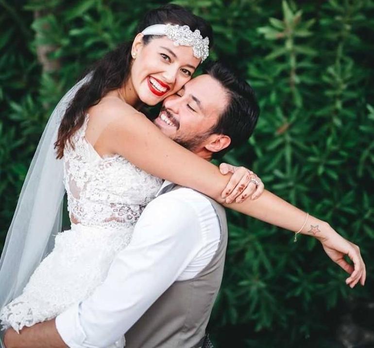 8 yıllık evlilikte mutsuz son Pelin Akilden boşanma kararı sonrası sürpriz hamle
