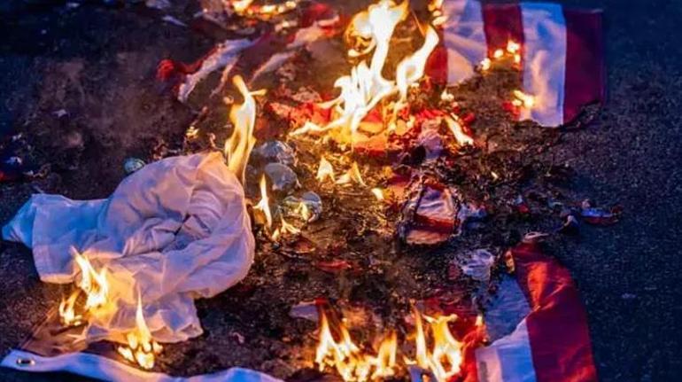 Son Dakika Los Angeles alev alev: ABD bayrağı yakıldı, Trumptan asker talimatı