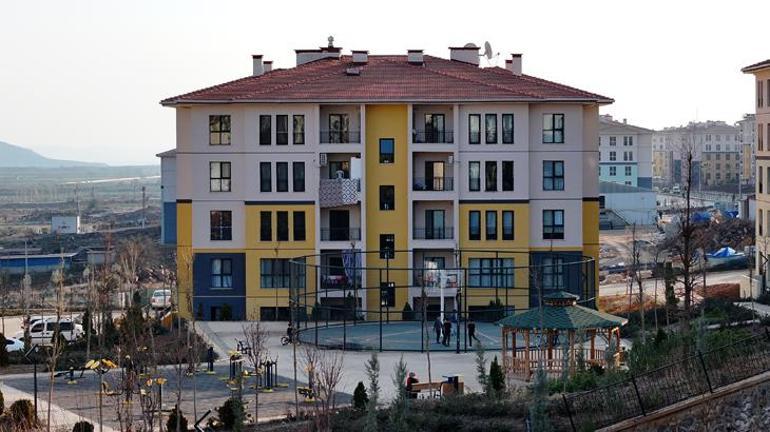 Bakan Kurum yeni inşa edilen afet konutlarını paylaştı Devlet bize ev değil, yuva içinde yuva yaptı