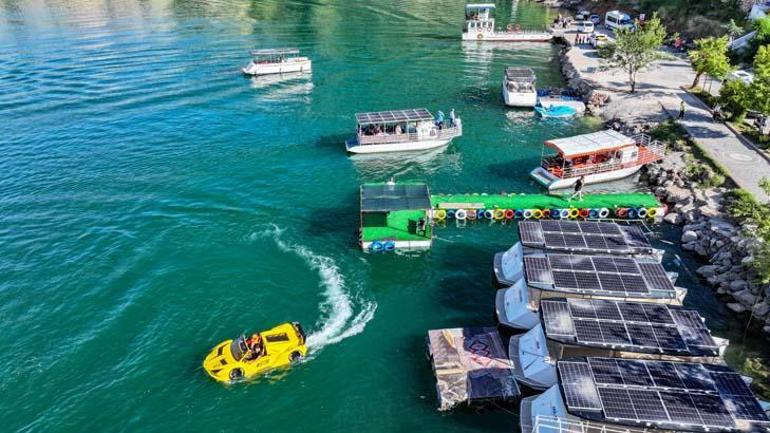 Dicle Baraj Gölünde Lamborghini keyfi: Devrilme riski yok