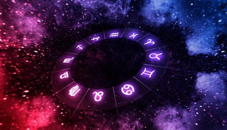 Çilek dolunayı (pembe ay) nedir 2025 Çilek dolunayı (pembe ay) ne zaman, saat kaçta, burçlara etkisi ne olacak
