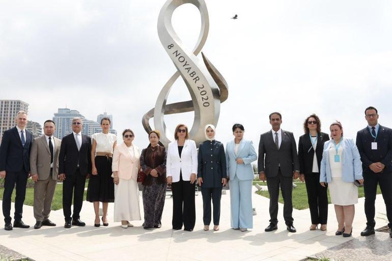 Bakan Göktaş’tan Baküde şehitlik ziyareti