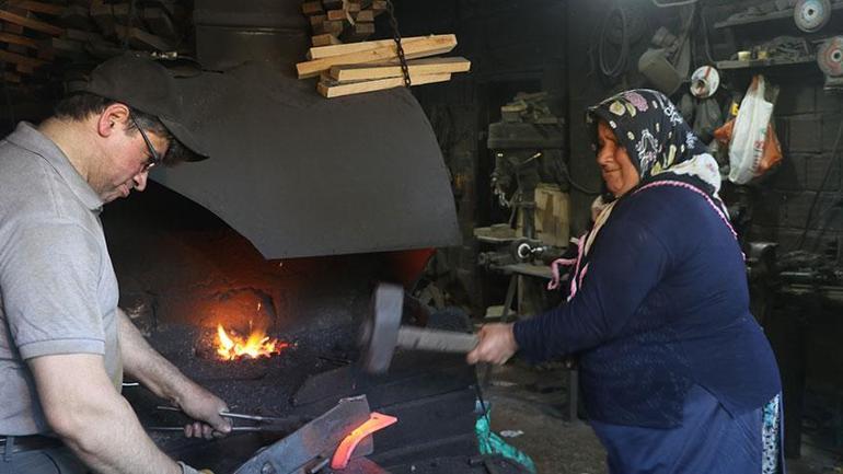 Eşi ‘Nezahat’ diye seslenince cama çıkıyor: ‘Çağıracağı saatini biliyorum’