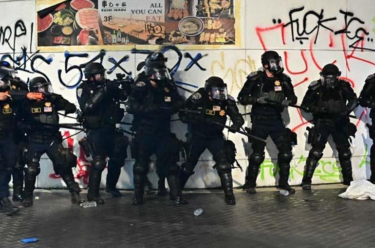 Son Dakika Los Angelesta sokağa çıkma yasağı: Gözaltılar başladı
