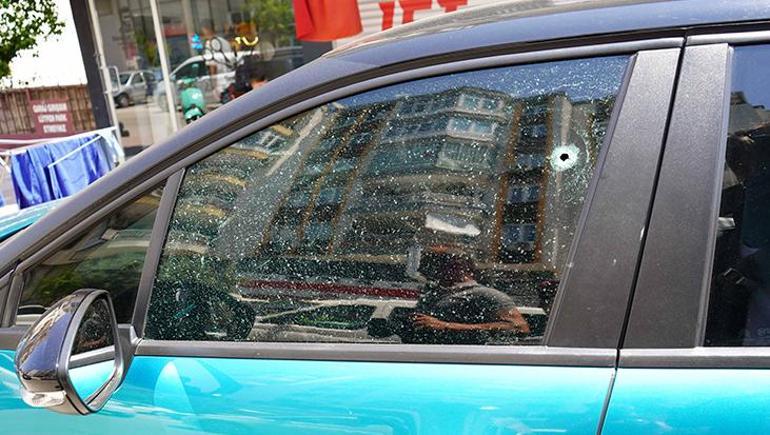 Cep telefonu tamircisine silahlı gözdağı: 3 milyonu ödemeyince dükkanı kurşunladılar