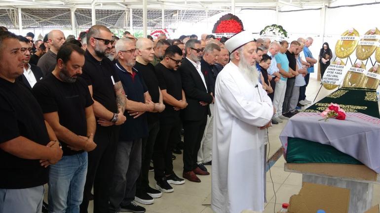 Ünlü menajerin acı günü Sanatçılar cenazeye akın etti