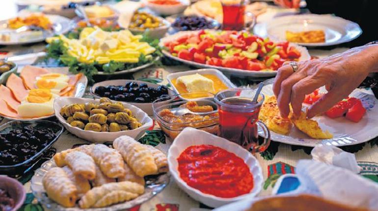 Bitki çayları ciğeri ‘yedi’
