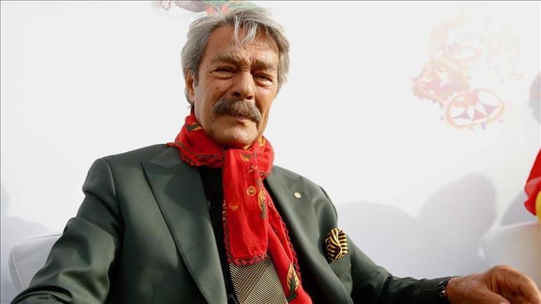 Sevenleri sağlık durumunu merak ediyor Kadir İnanırın son hali ortaya çıktı
