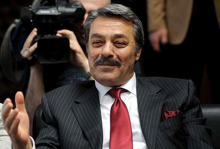 Sevenleri sağlık durumunu merak ediyor Kadir İnanırın son hali ortaya çıktı