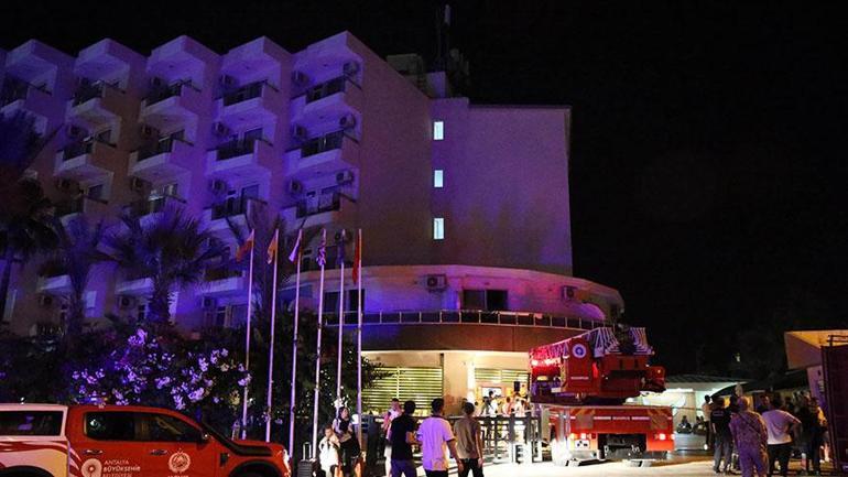 Otelin yangın paniği Yüzlerce turist tahliye edildi