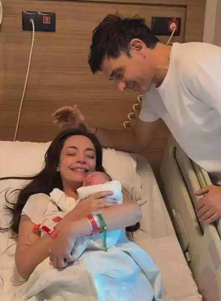 Baba hasreti dinmiyor Ünlü oyuncu duygulandırdı: 8 sene oldu bizi bırakalı