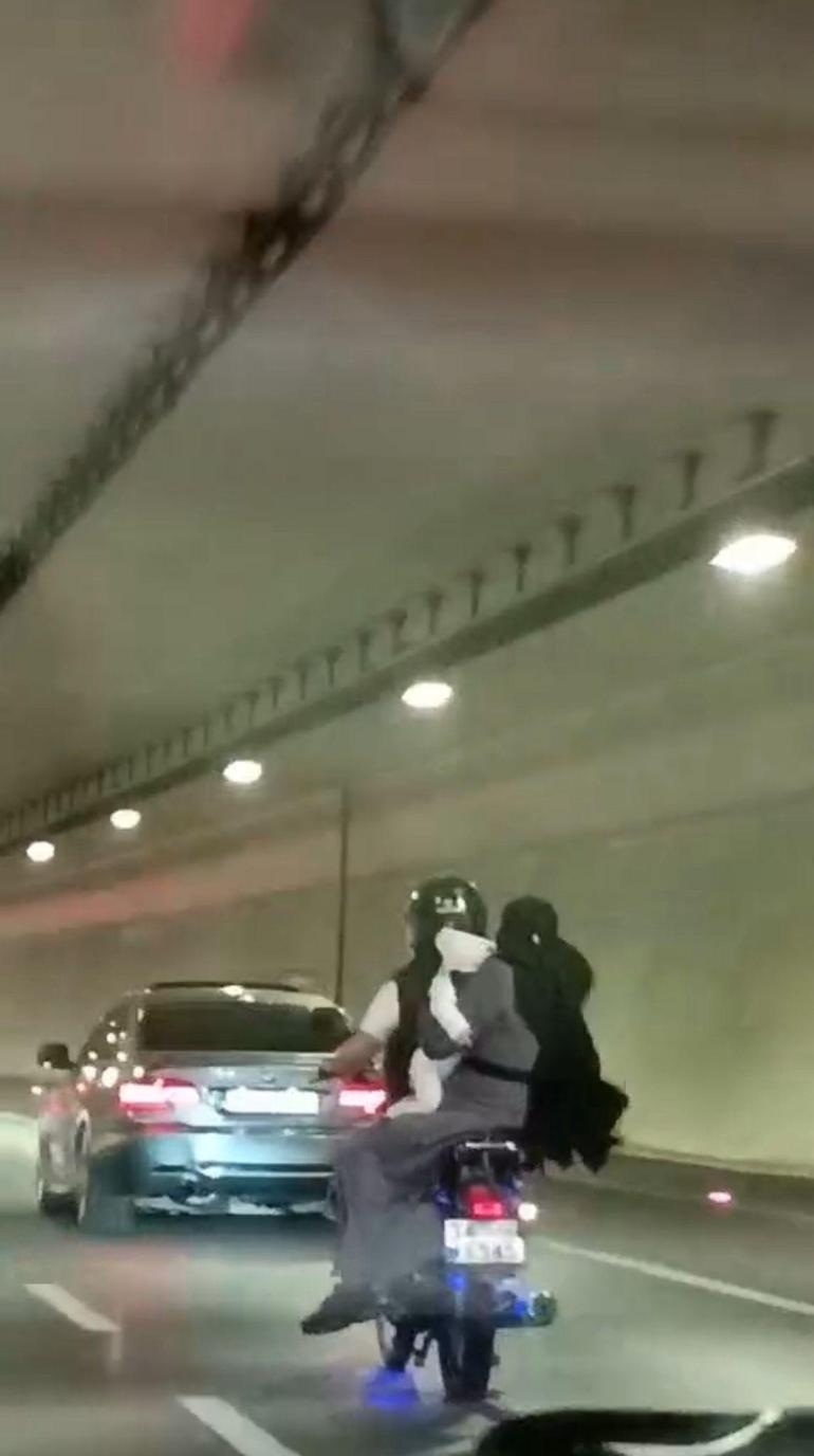 Avrasya Tünelinde tehlikeli yolculuk: 1i bebek 3 kişi motosiklet üzerinde