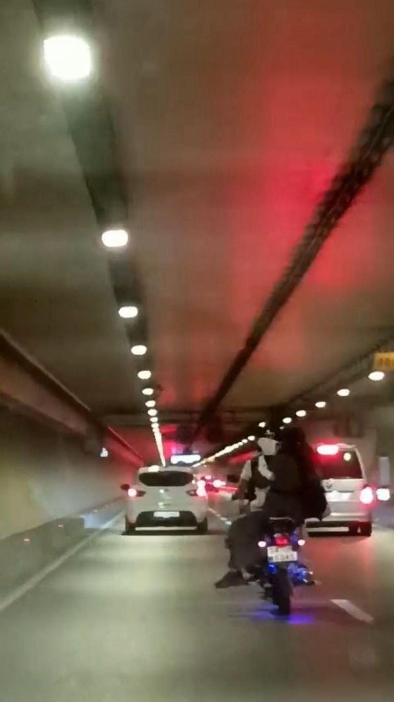 Avrasya Tünelinde tehlikeli yolculuk: 1i bebek 3 kişi motosiklet üzerinde