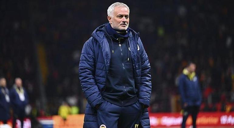 Fenerbahçede Jose Mourinhodan İsmail Yüksek kararı Arda Turan istiyor