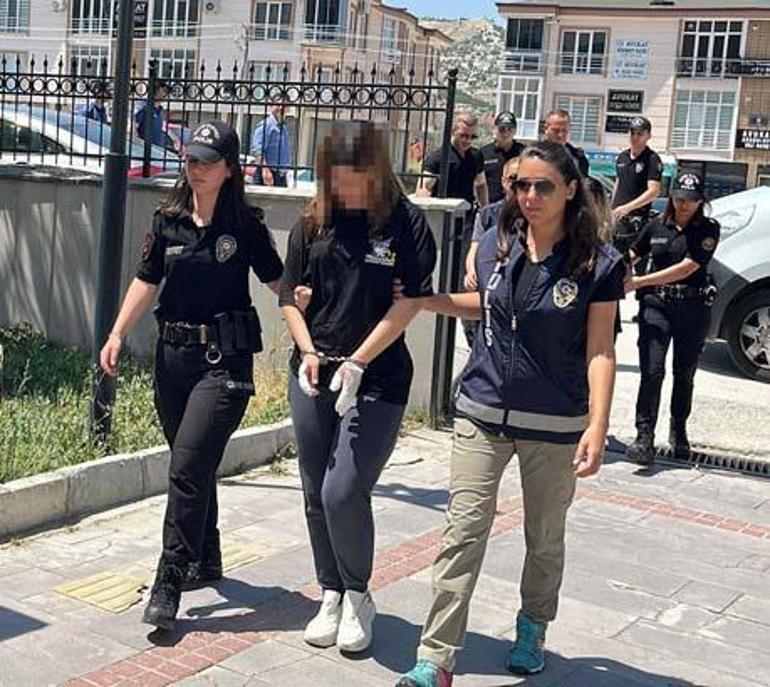 Dehşet evinden detaylar: Ellerinin kanlı olduğunu görünce polisi aradım