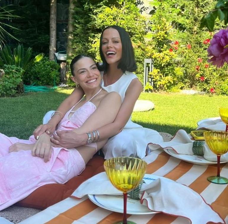 Demet Özdemir ve ablasının Instagramdaki yeni pozlarına beğeni yağdı