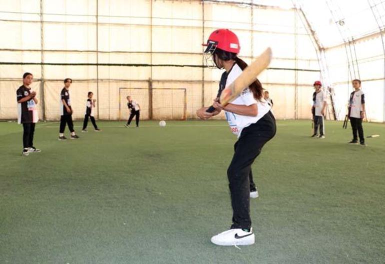 Vanlı kızların büyük başarısı: Ne anlarsınız dediler, şampiyon olduk