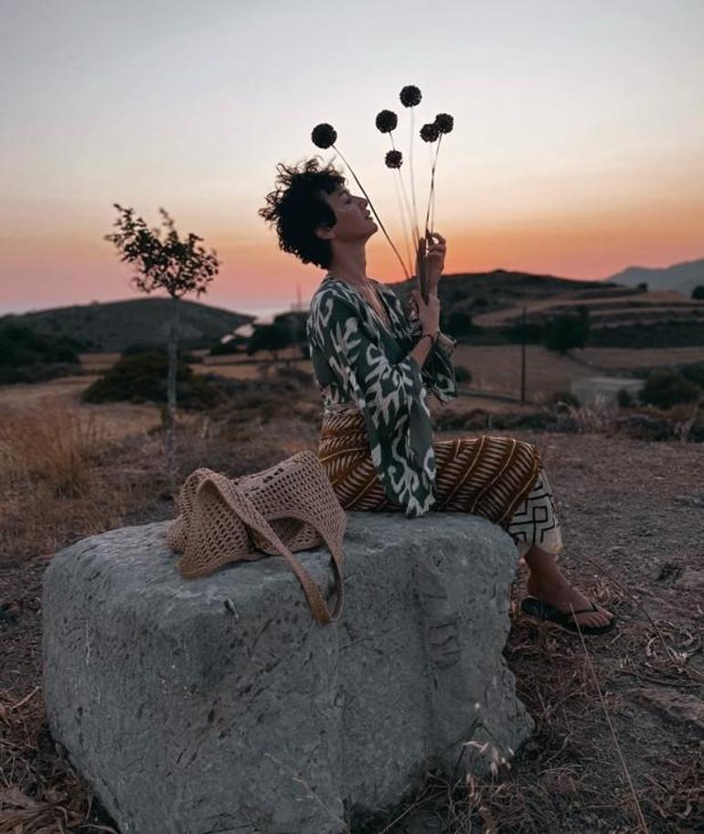 Tatilde aşk tazelediler Birce Akalay ile Hakan Kurtaş çiftinden romantik kareler