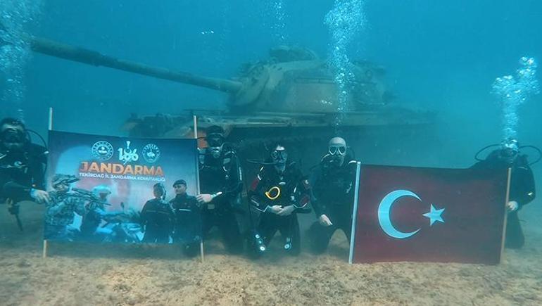 Jandarmanın 186. yılı su altında pankartla kutlandı Bakan Yerlikayadan Teşekkür mesajı