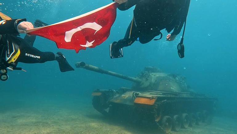 Jandarmanın 186. yılı su altında pankartla kutlandı Bakan Yerlikayadan Teşekkür mesajı