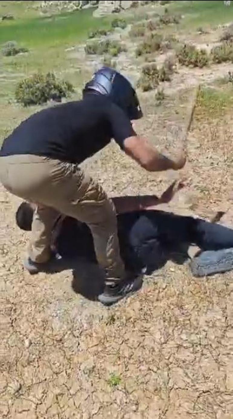 Otoyol kenarında 2 genci dövdü: Dayak yemiş halde buldum dedi