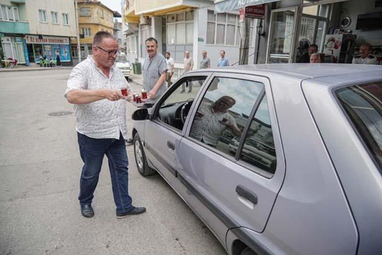 Çaycının yöntemi viral oldu: Bu çayları taşımak daha pahalıya geliyor