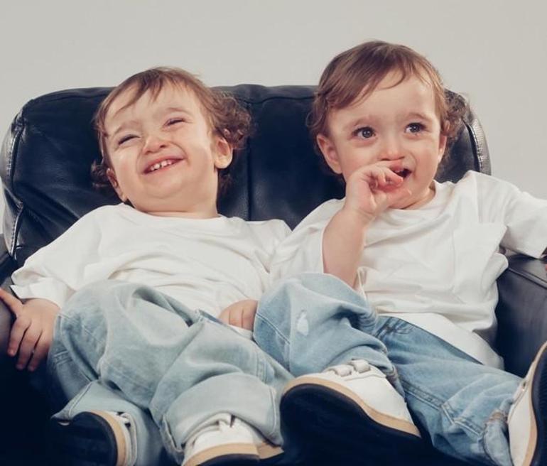 Emir ve Ayel kocaman delikanlı oldu İşte sevimli ikizlerin son hali