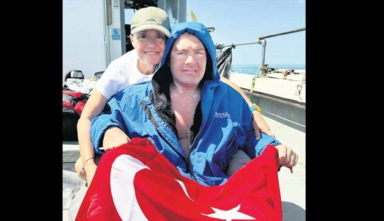 Manş Denizi’ni yüzerek geçen ilk otizmli Türk sporcu Tebrikler Tuna