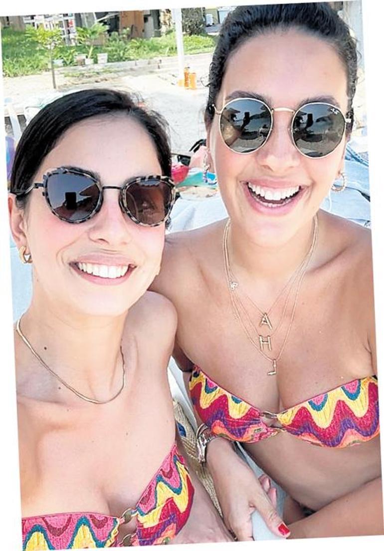 Sahillerden yeni görüntüler Bu kez iki ünlü isim bikini piştisi oldu