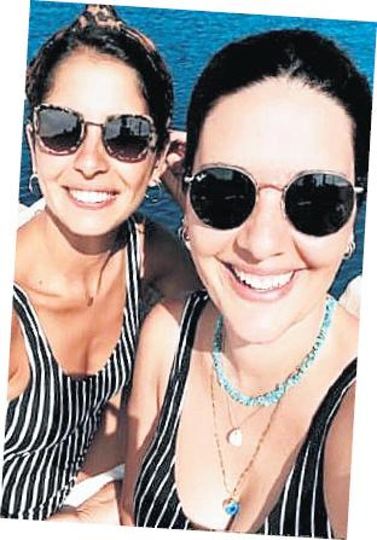 Sahillerden yeni görüntüler Bu kez iki ünlü isim bikini piştisi oldu