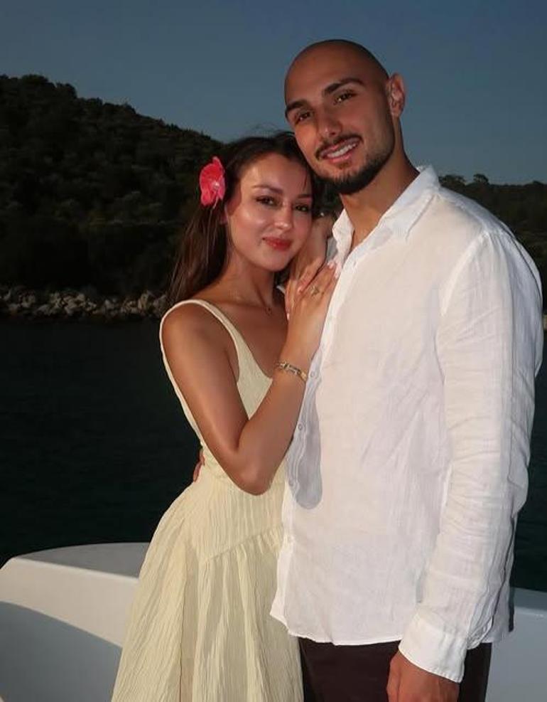 Ünlü futbolcu evlilik yoluna ilk adımı attı Hazal Çağlar ile Samet Akaydın nişanlandı