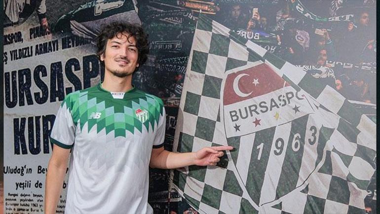 Bursaspor üst üste imzaları açıkladı