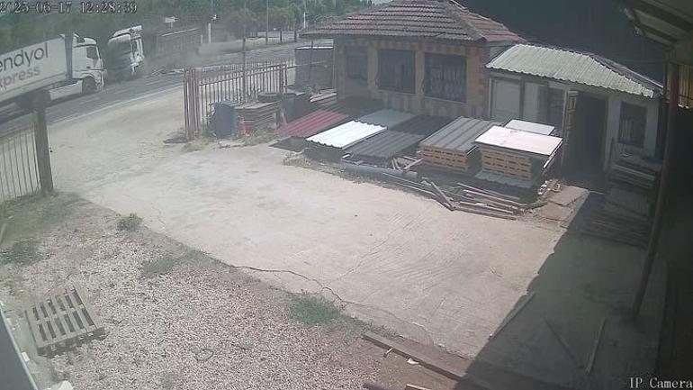Sakaryada korkunç kaza Üç TIR birbirine girdi