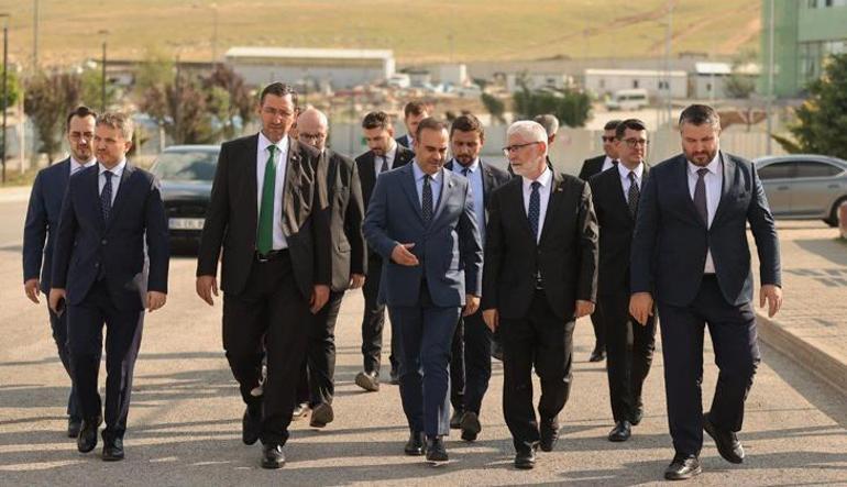 Sanayi ve Teknoloji Bakanı Kacırdan ROKETSANa ziyaret