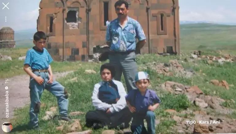Fotoğraftaki ünlü oyuncuyu tanıdınız mı Eşref Rüyanın ağır ablası