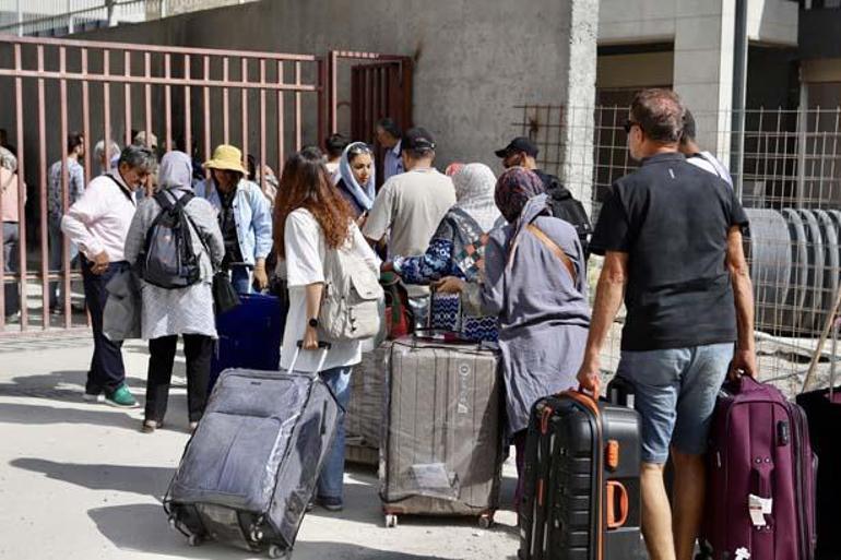 Bakan Güler ve komuta kademesi İran sınırında