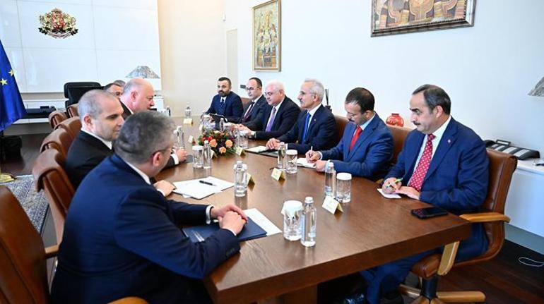 Bakan Uraloğlu, Bulgaristan Başbakanı Jelyazkov ile görüştü
