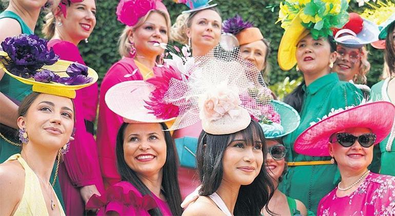 Atların yanı sıra şapkalar da yarışıyor Ascot modası