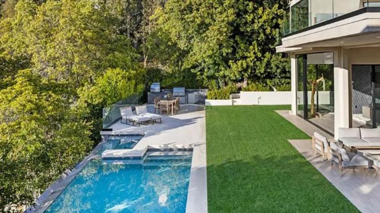Victoria Beckham perişan oldu Brooklyn Beckham ve eşinin yeni evlerinin değeri dudak uçuklattı