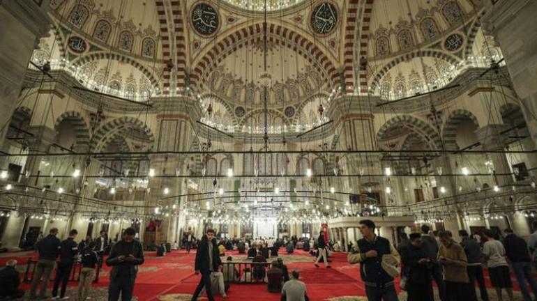 Mevlid Kandili ne zaman 2025 Dini Günler Takvimi ile Mevlid Kandili tarihi belli oldu