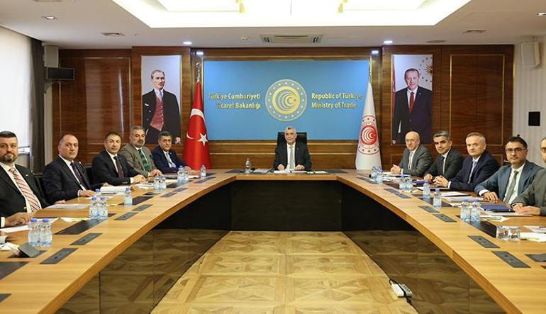 Ticaret Bakanı Ömer Bolat, uluslararası nakliyecilerle bir araya geldi